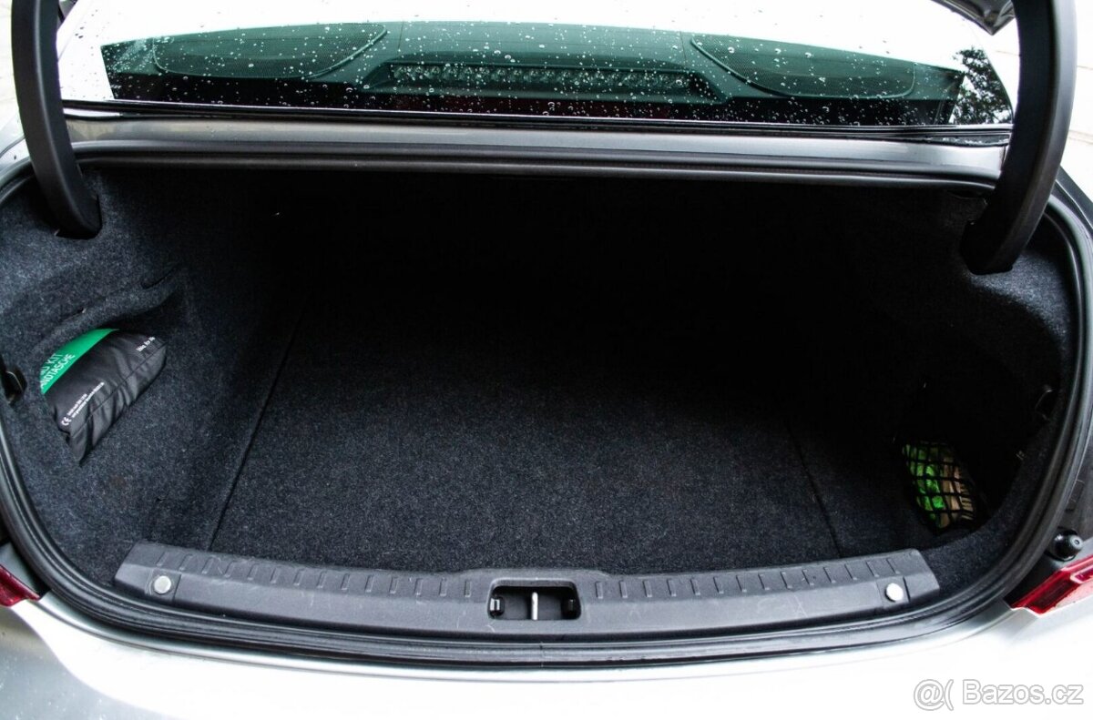 Volvo S90 D4 2.0L Drive-E R-Design A/T AWD - 19