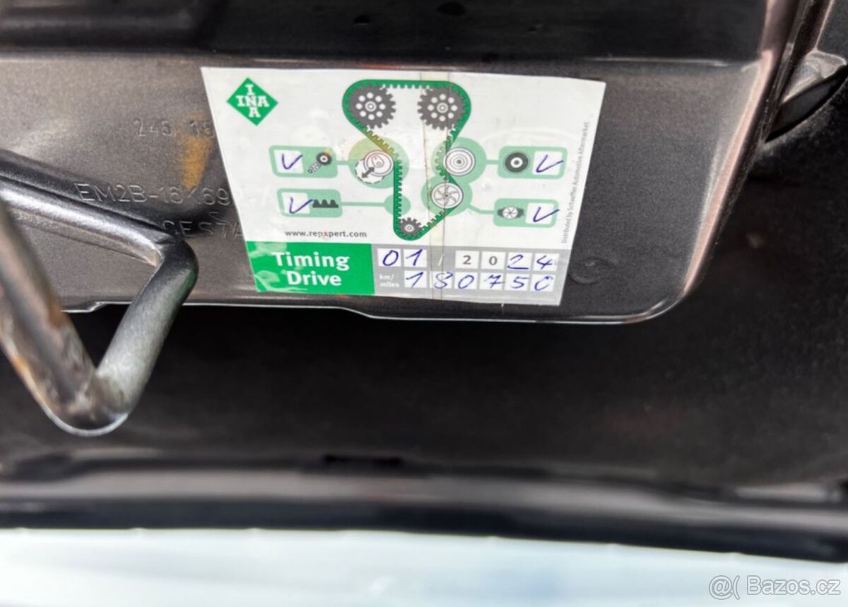 FORD S-MAX 2.0 TDCi 132KW - 4x4 - 7.MÍST - po STK - 19