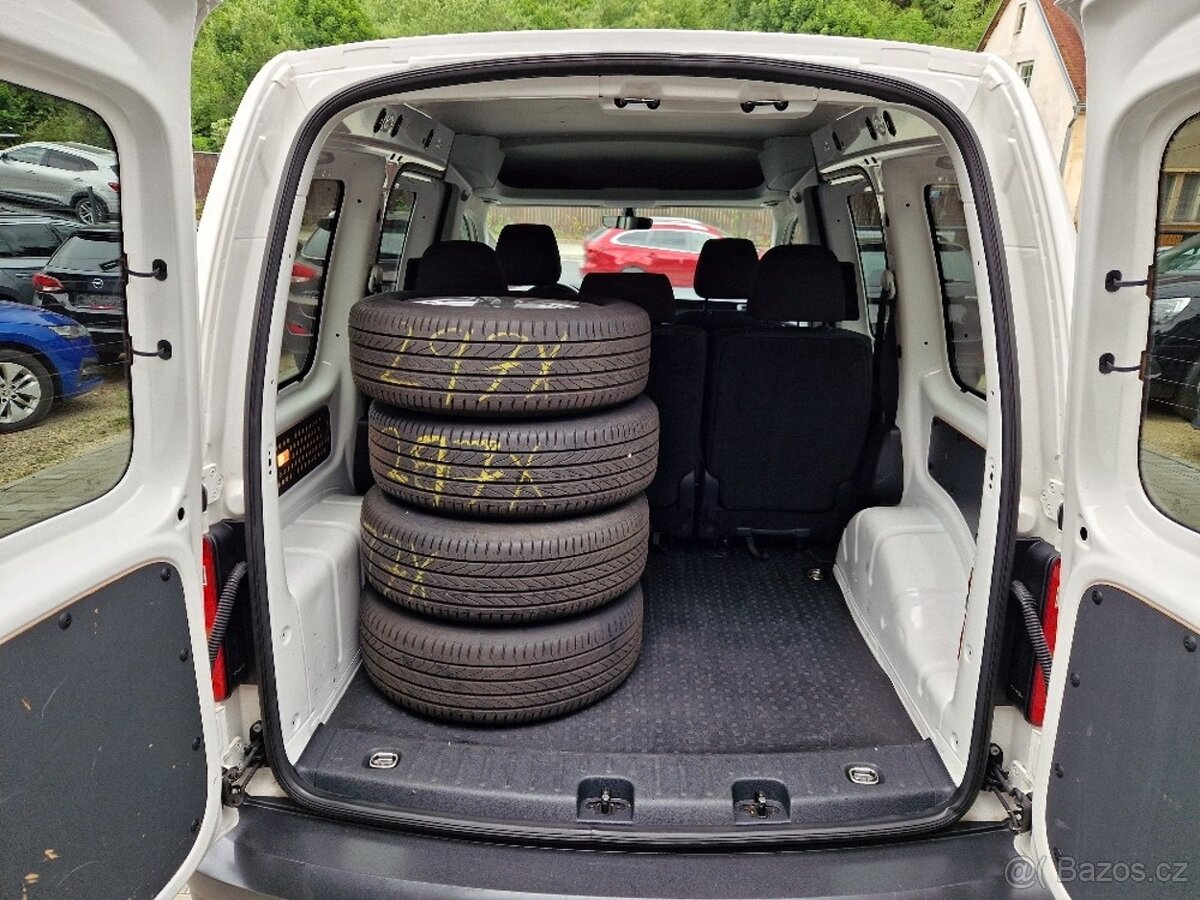 VW CADDY, 2.0 TDi, plný servis, 5 míst, NAVI - 19