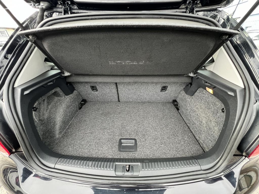 🚗 Volkswagen Polo Cross 1.2TSi 66kw TEMPOMAT ALU - 19