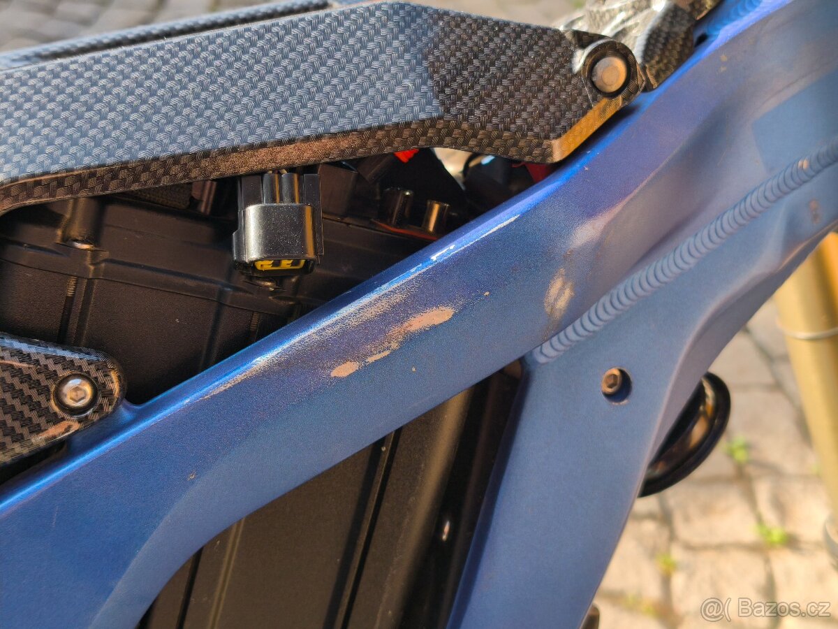 Surron light bee x - 19