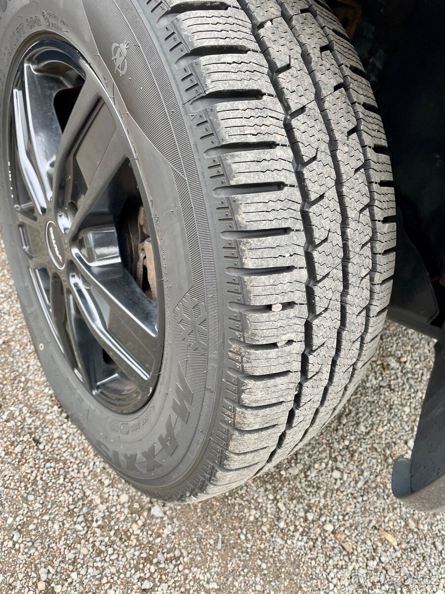 VW Multivan,T5, 2.0 TDI-103 KW, r.v.2011,7míst,Webasto. - 19