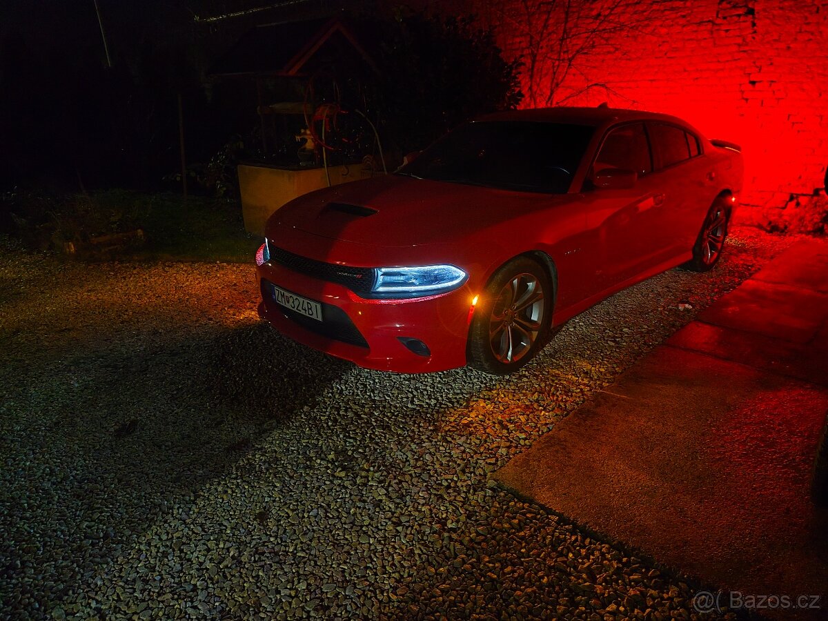 Dodge charger 5.7hemi 276kw rok výroby 2020 - 19