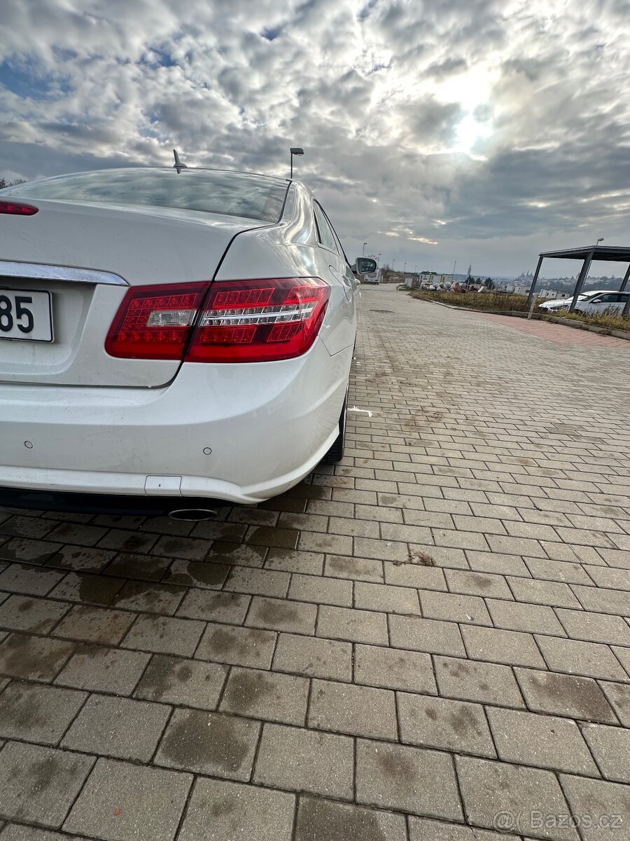 Mercedes Benz E coupe 350cdi, AMG paket, 170kW, 2. Majitel - 19