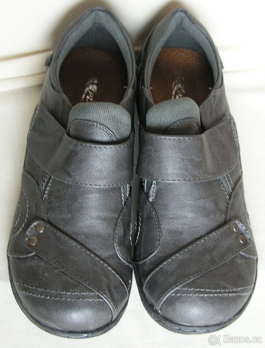 Boty černé pracovní vel.37 polobotky mokasíny kus 100,- - 19