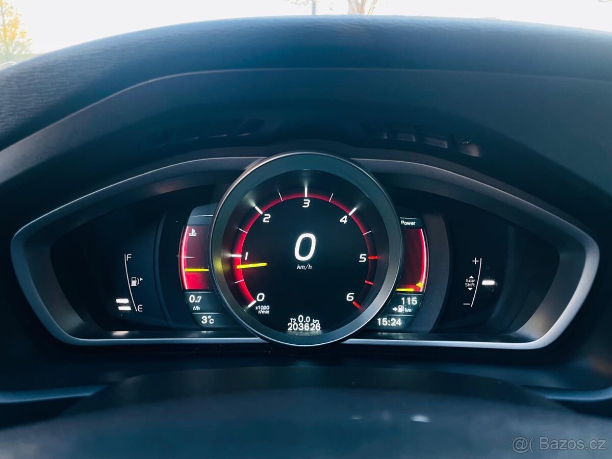 Volvo V40 2.0 D3 5VÁLEC 110KW MANUÁL LED SENZORY SERVISKA - 19