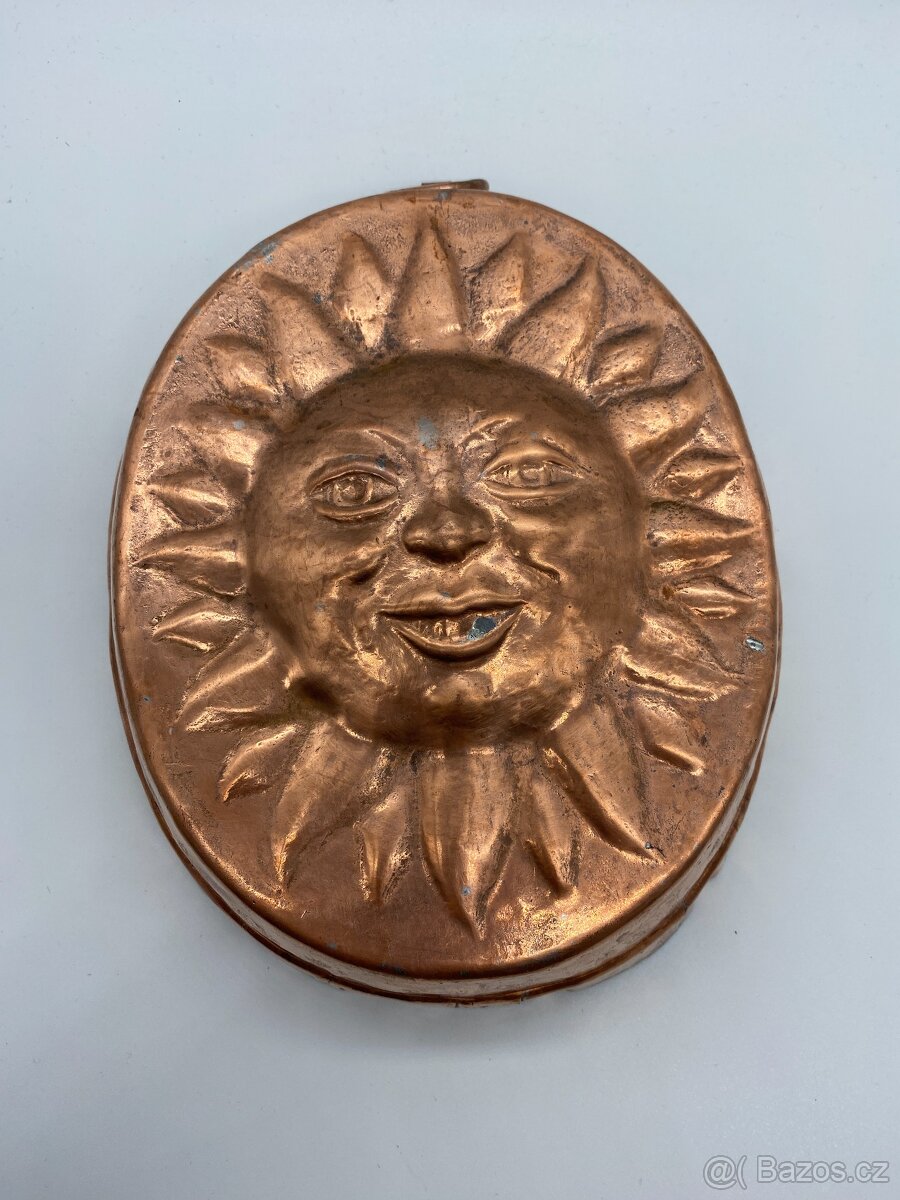 Sběratel nabízí staré měděné formy - 19