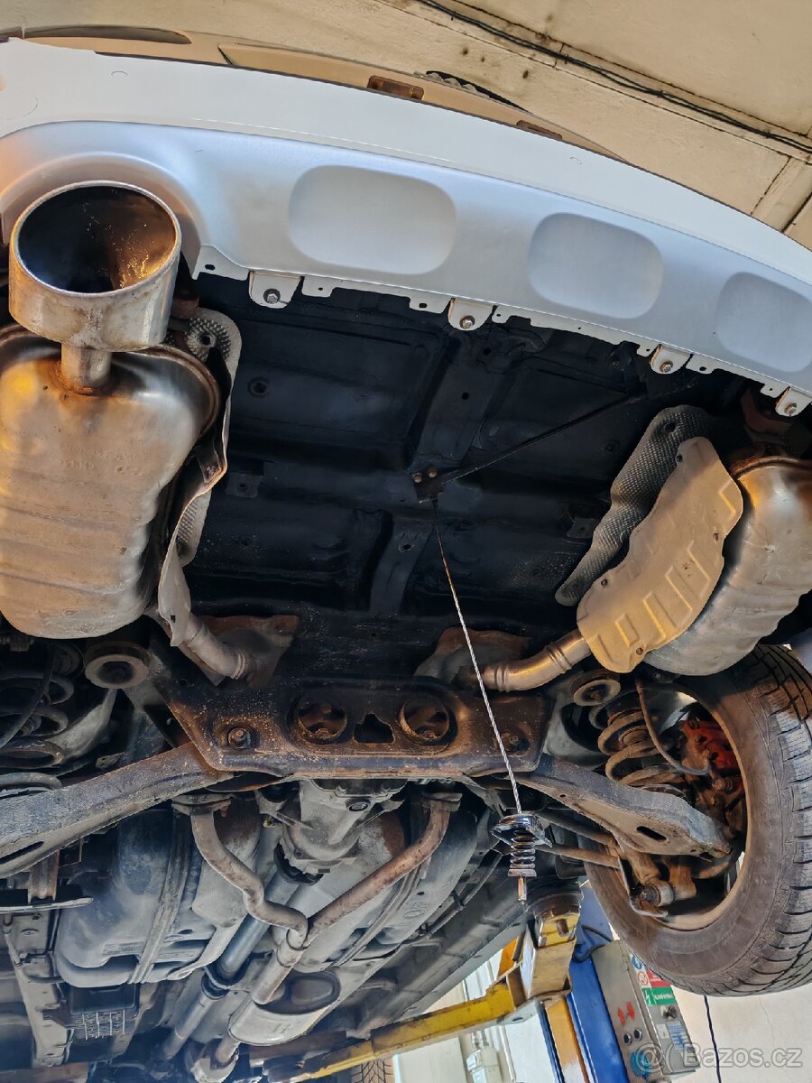 Hyundai Santa Fe 2.4 CVVT (benzín) - 19