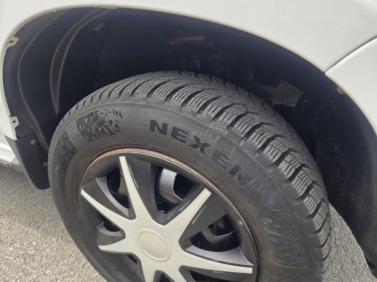 Dacia Duster 4WD 1.6i 77kw jen 67.244km 4x4 tažné zařízení - 19