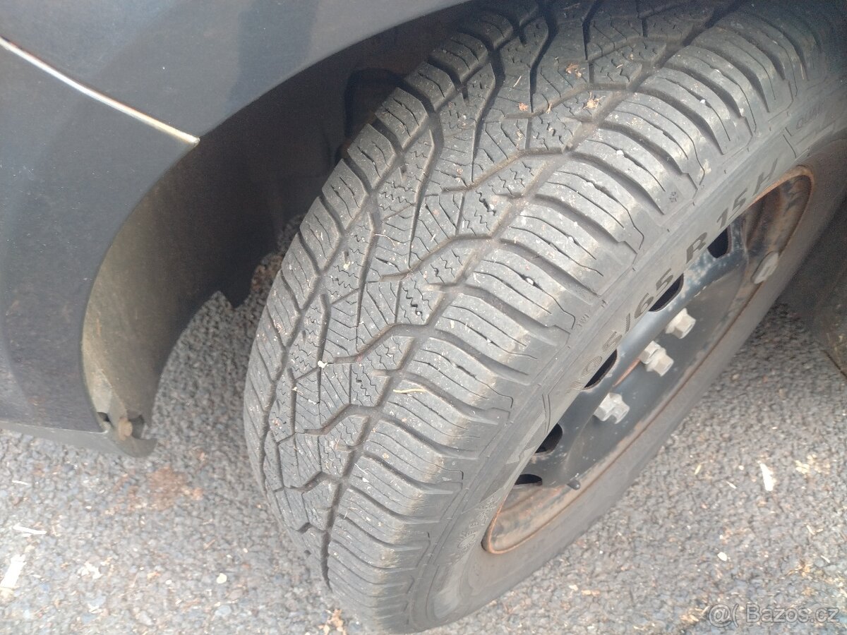 FORD FOCUS KOMBI 1.6 74KW BENZÍN - 19