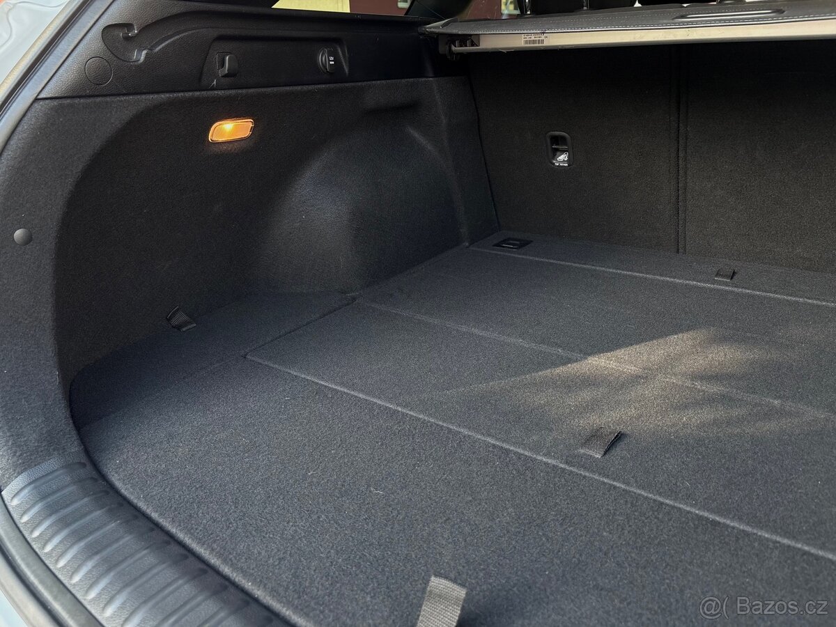 KIA Ceed SW 1,5 T-GDI 118kW ZÁRUKA r.2023 - 19