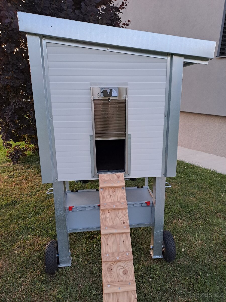 KURNÍK PRO SLEPICE - 19