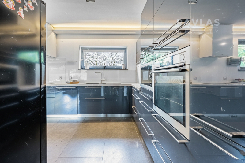 Rodinná rezidence v Novém Spolí – Luxus, prostor a wellness - 19