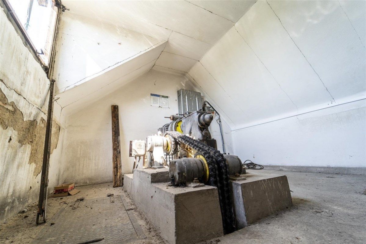 Pěčice, prodej rodinného domu 206 m2 (3 byty, sklady 2700 m2 - 19