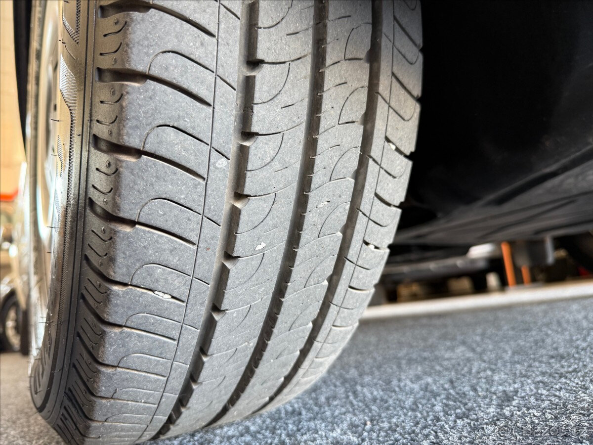 Volkswagen Caravelle 2.0TDI 110kW,Long,po servisu DPH - 19