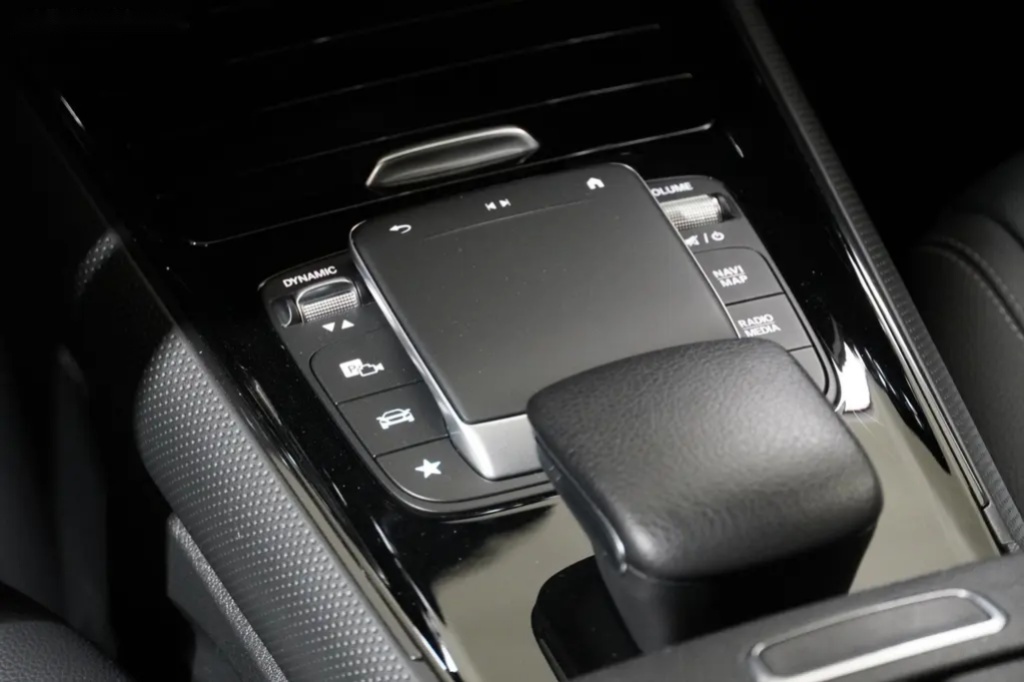 Mercedes-Benz GLB, 200D,4Matic,ČR,AMG,DPH,Kamera - 19