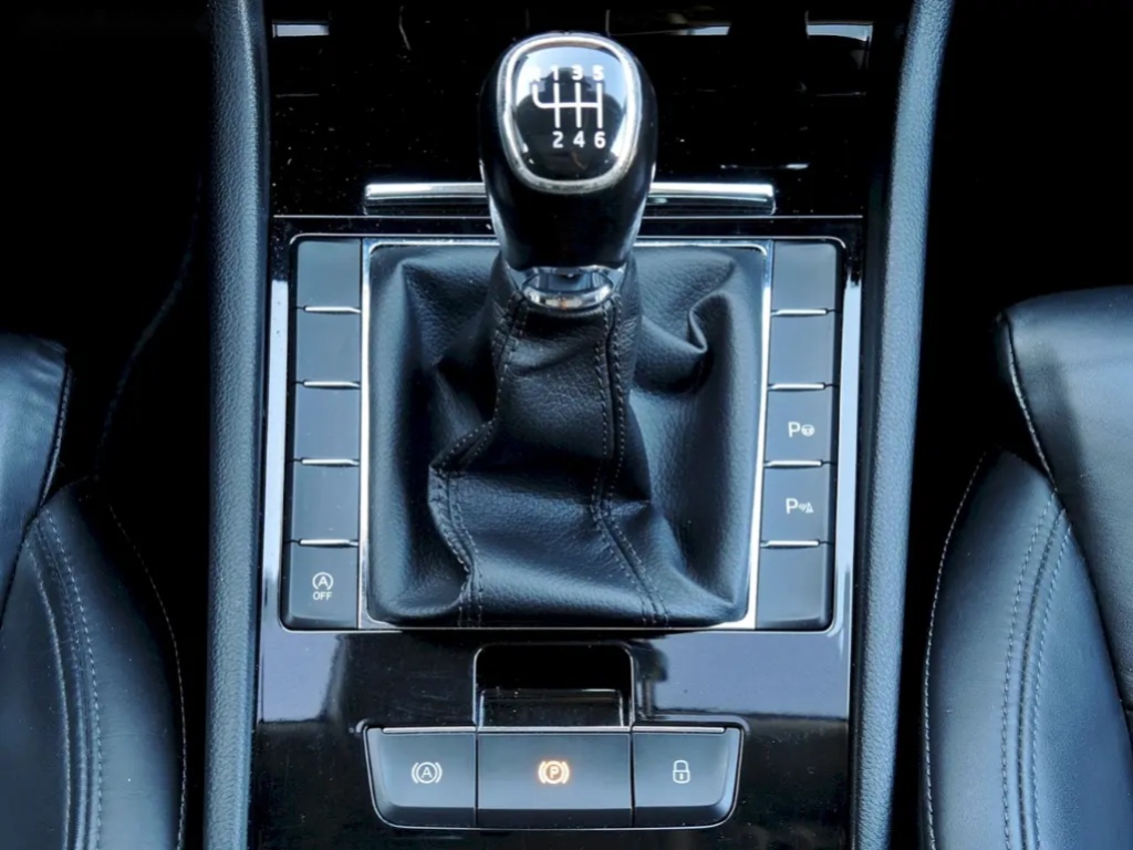 Škoda Superb, combi 1.6TDI 88kW Style - 19