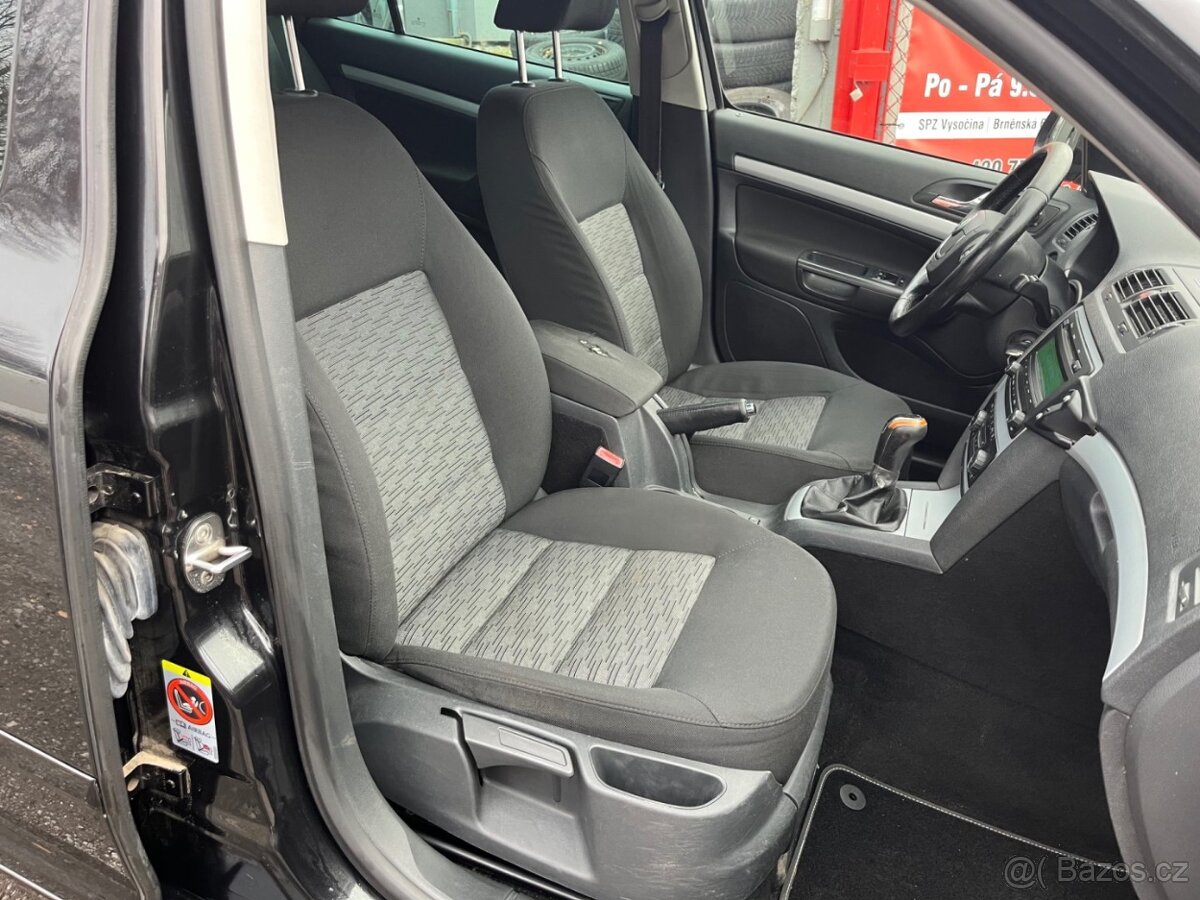 Škoda Octavia 1.6 TDi • 7/2011 • 77kw • 2 sady kol - 19