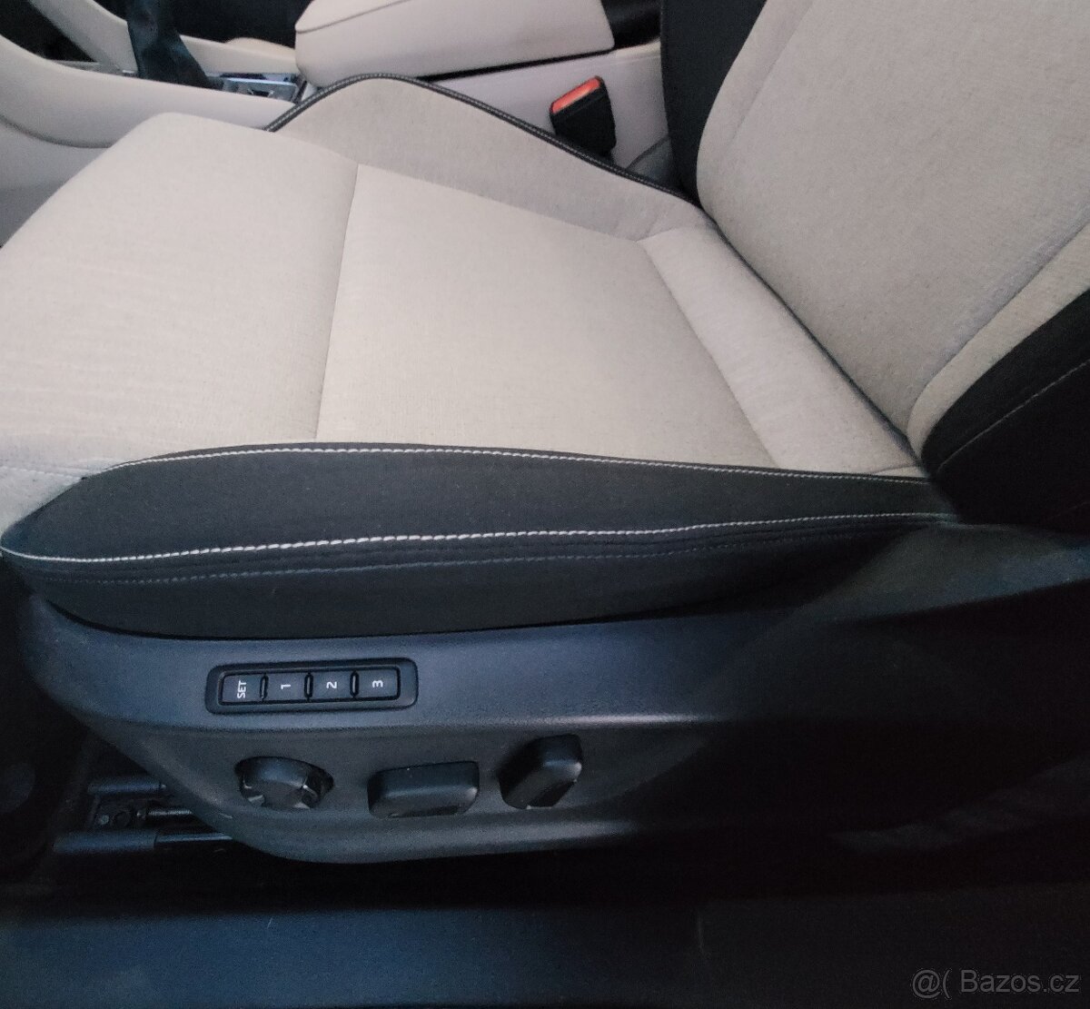 ŠKODA KAROQ STYLE+ VYHŘÍVANÉ SKLO - 19