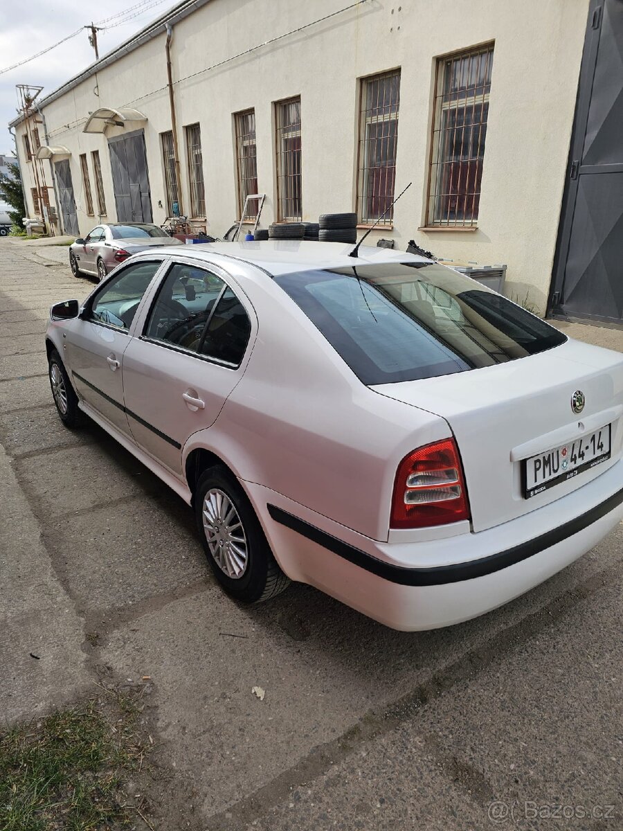 ŠKODA OCTAVIA 1,6 BENZIN - 19