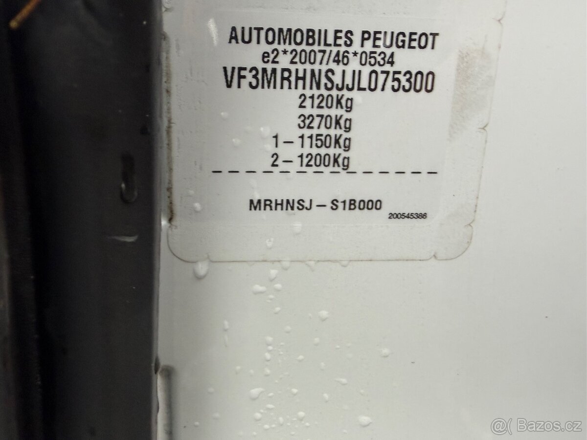 Peugeot 5008 PureTech Access 1.2i 7 místné - 19