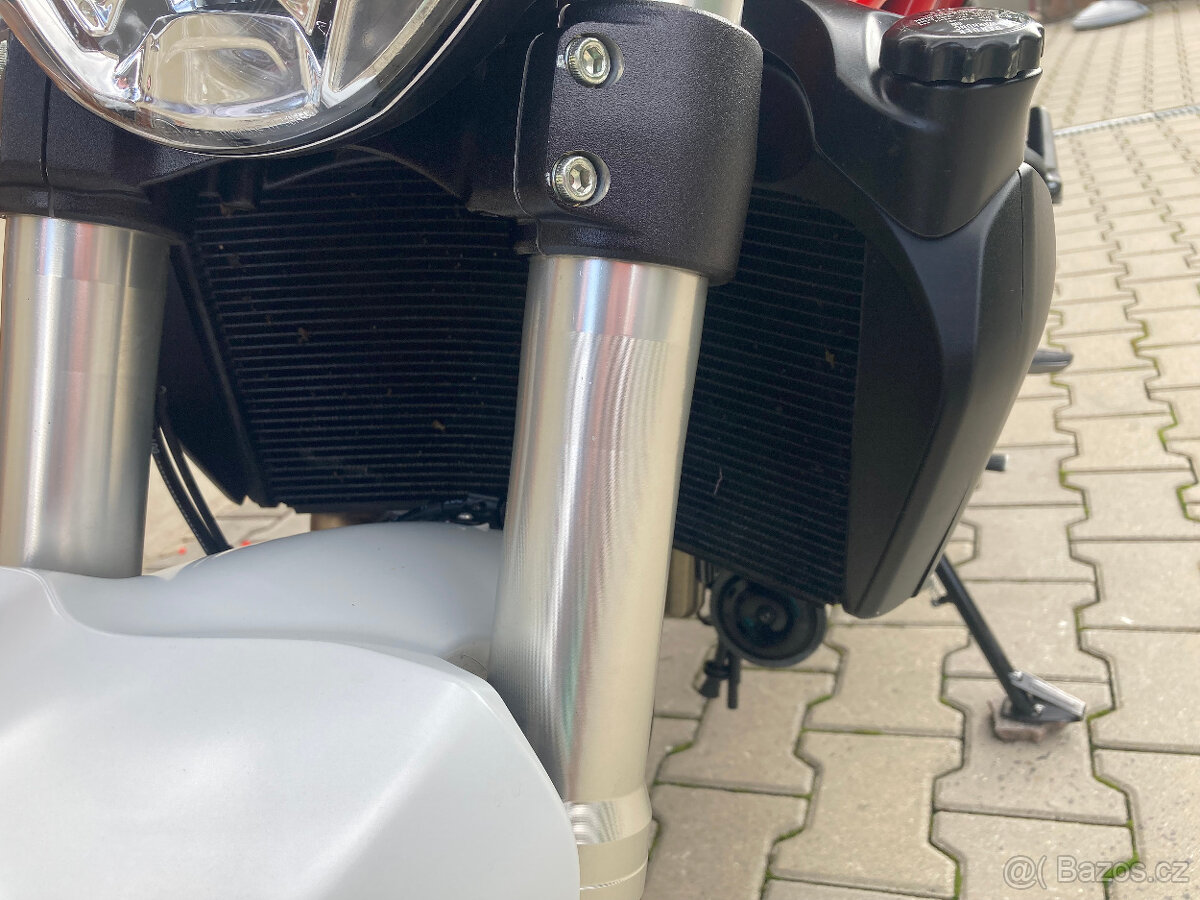 Ducati Monster 821 - 19