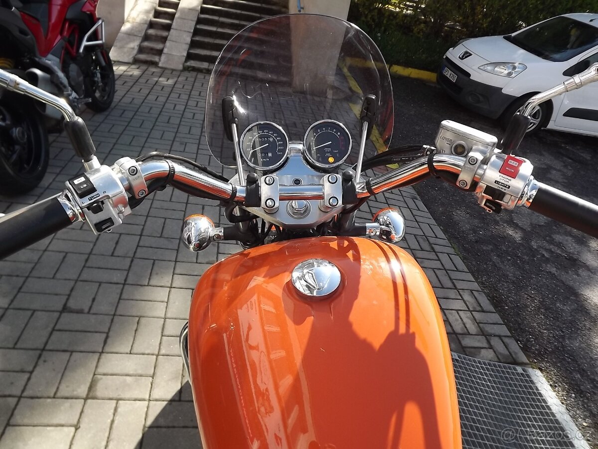 Honda VF 750C Magna - 19