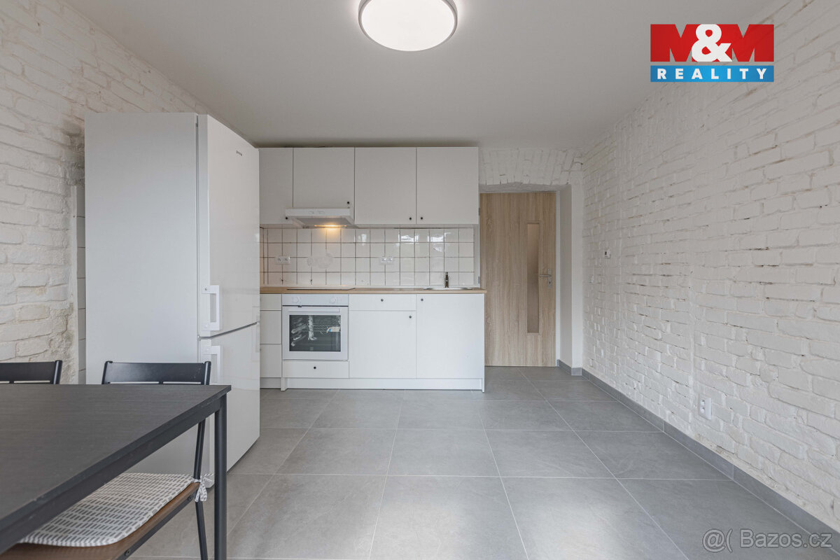 Prodej 1/2 rodinného domu, 85 m², Klatovy, ul. Domažlická - 19