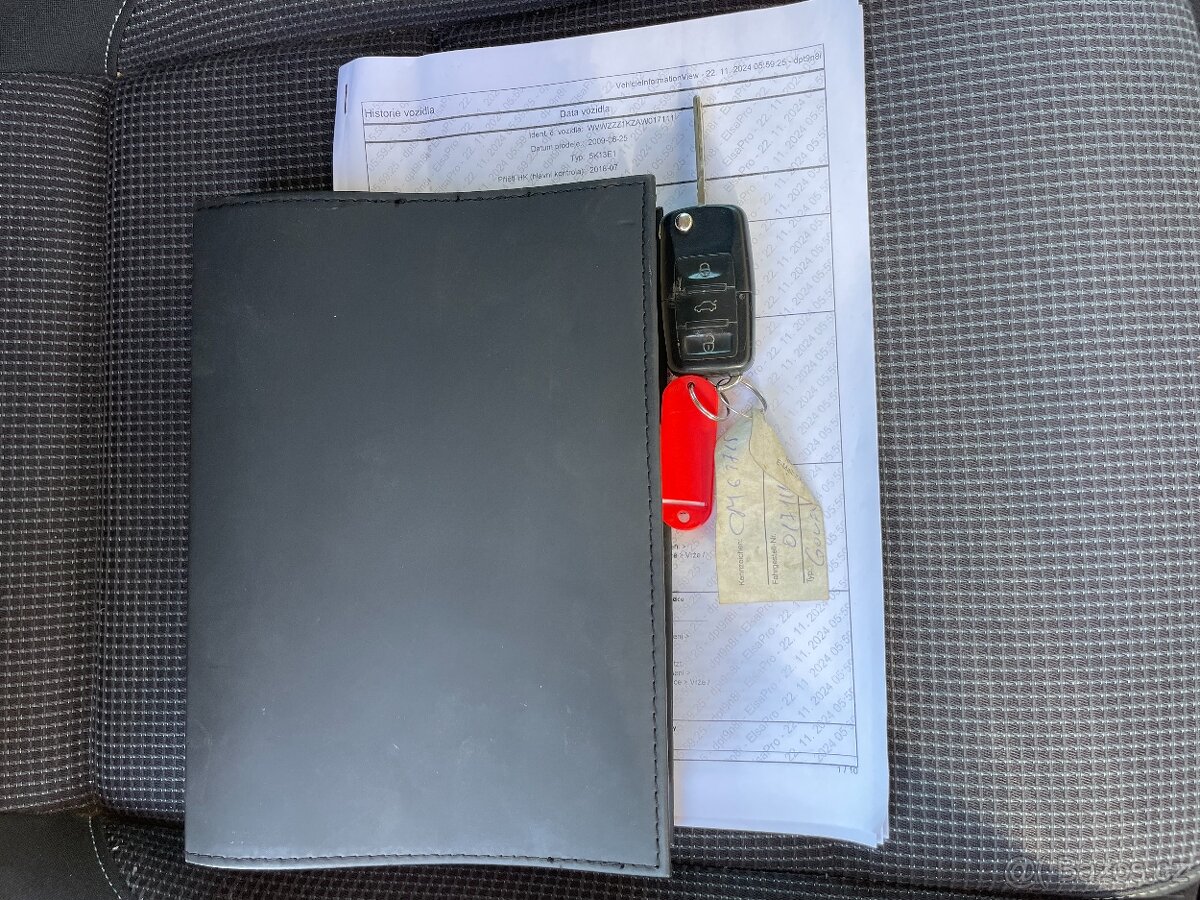 VW Golf 1.6 MPi Senzory, ALU, Výhřev Sedadel - 19