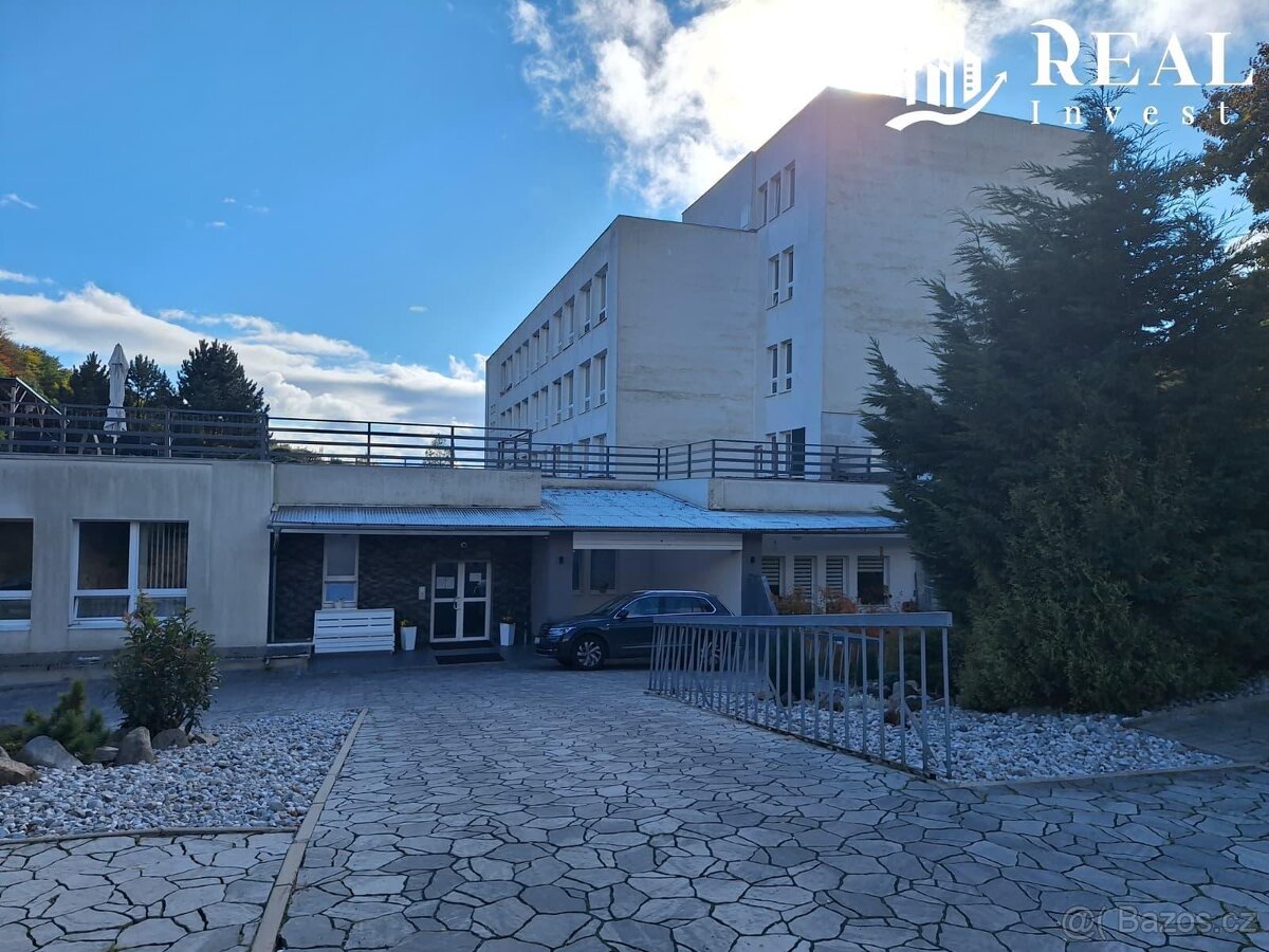 Pronájem, byt 1kk, 30m2, ul. Nám. 8. května, Meziboří - 19