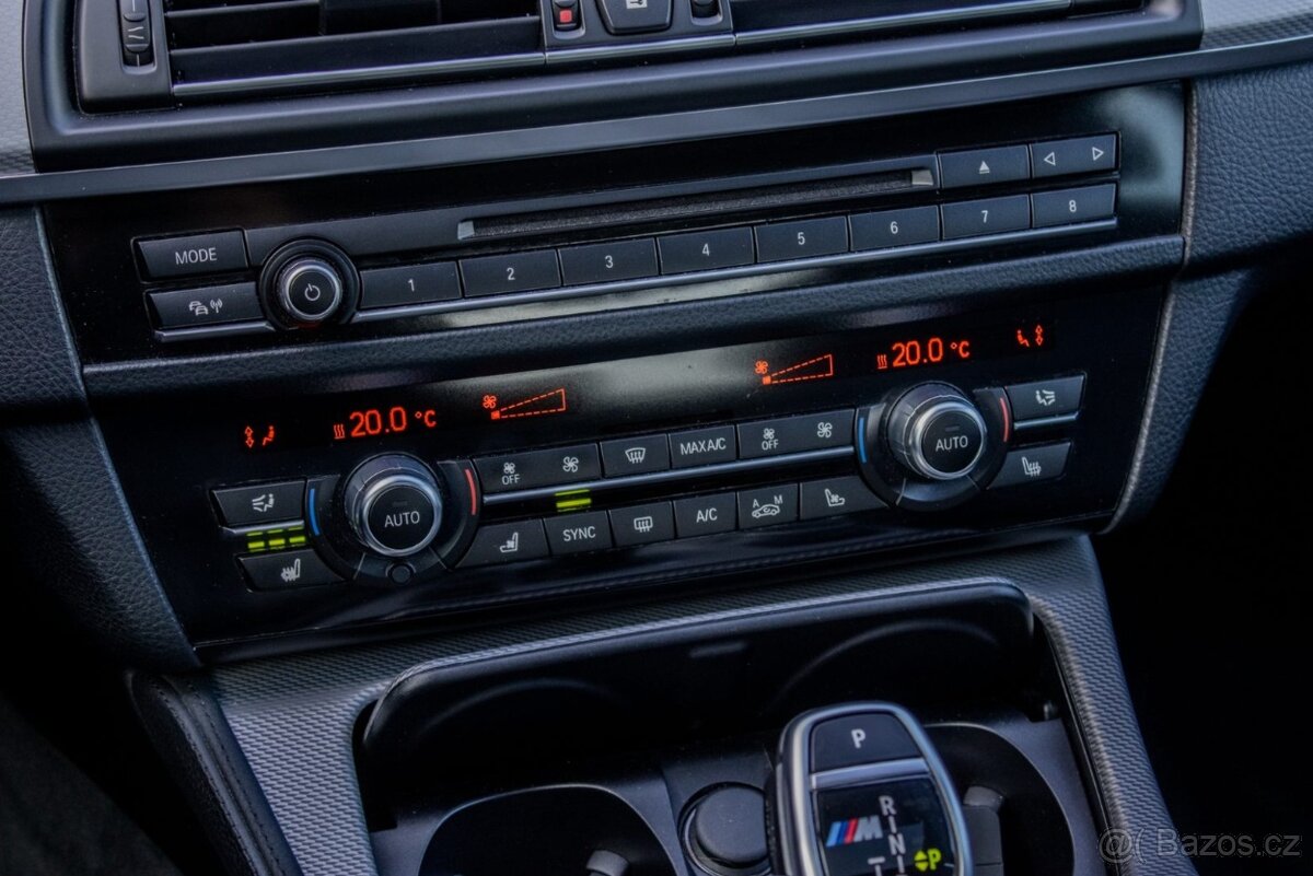 BMW Rad 5 M550d xDrive / HEADUP / PANO / ACC - 19