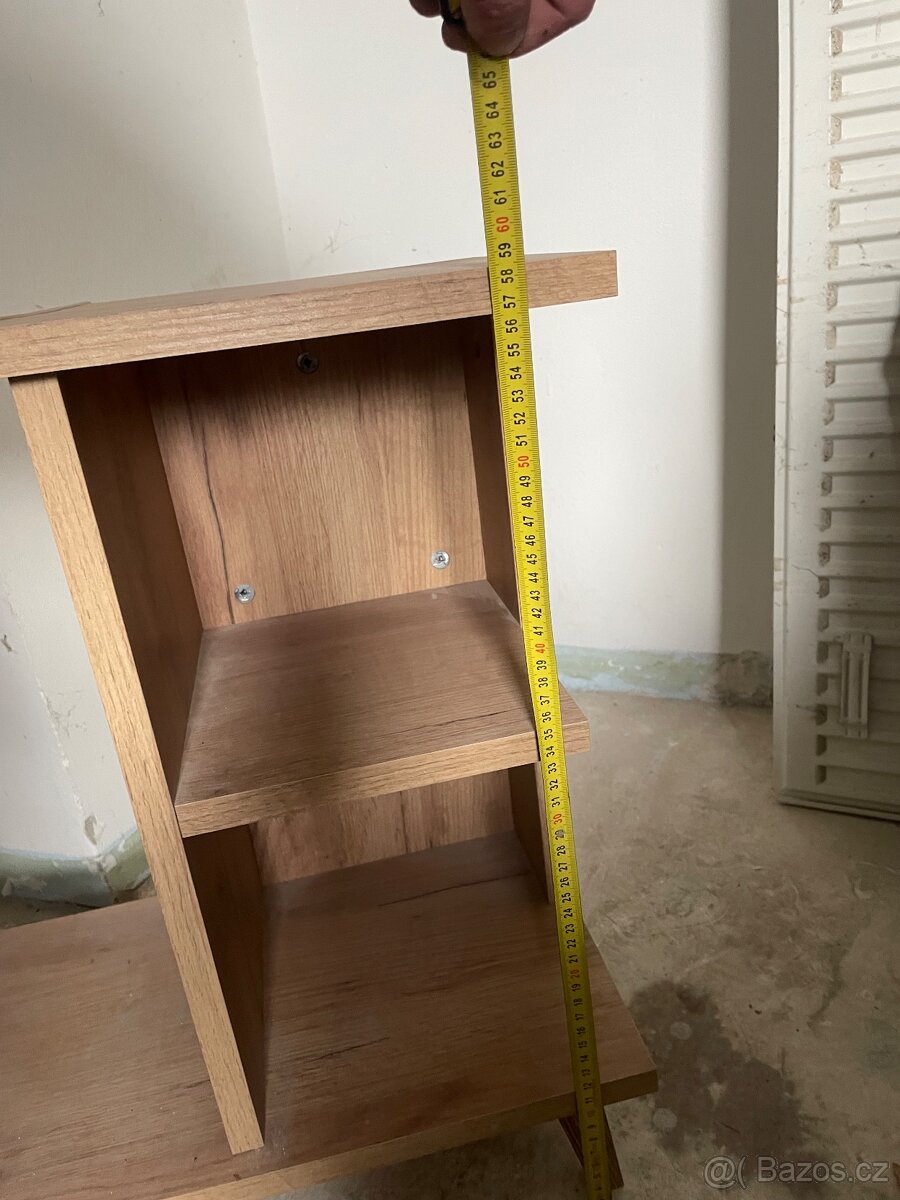 Koupelnové skříňky a zrcadlo - 19