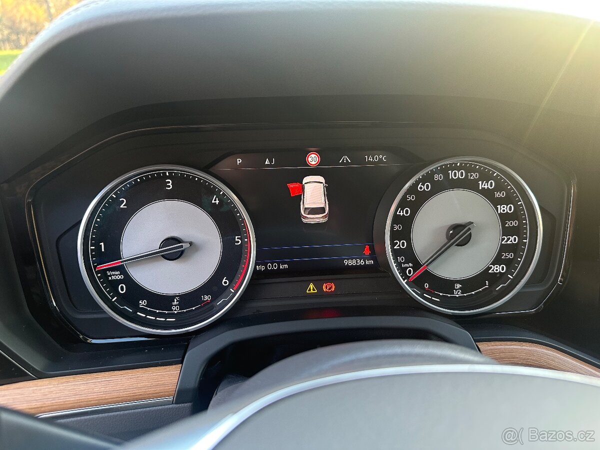 VW Touareg 3,0 Tdi 170 kw TOP STAV - 19