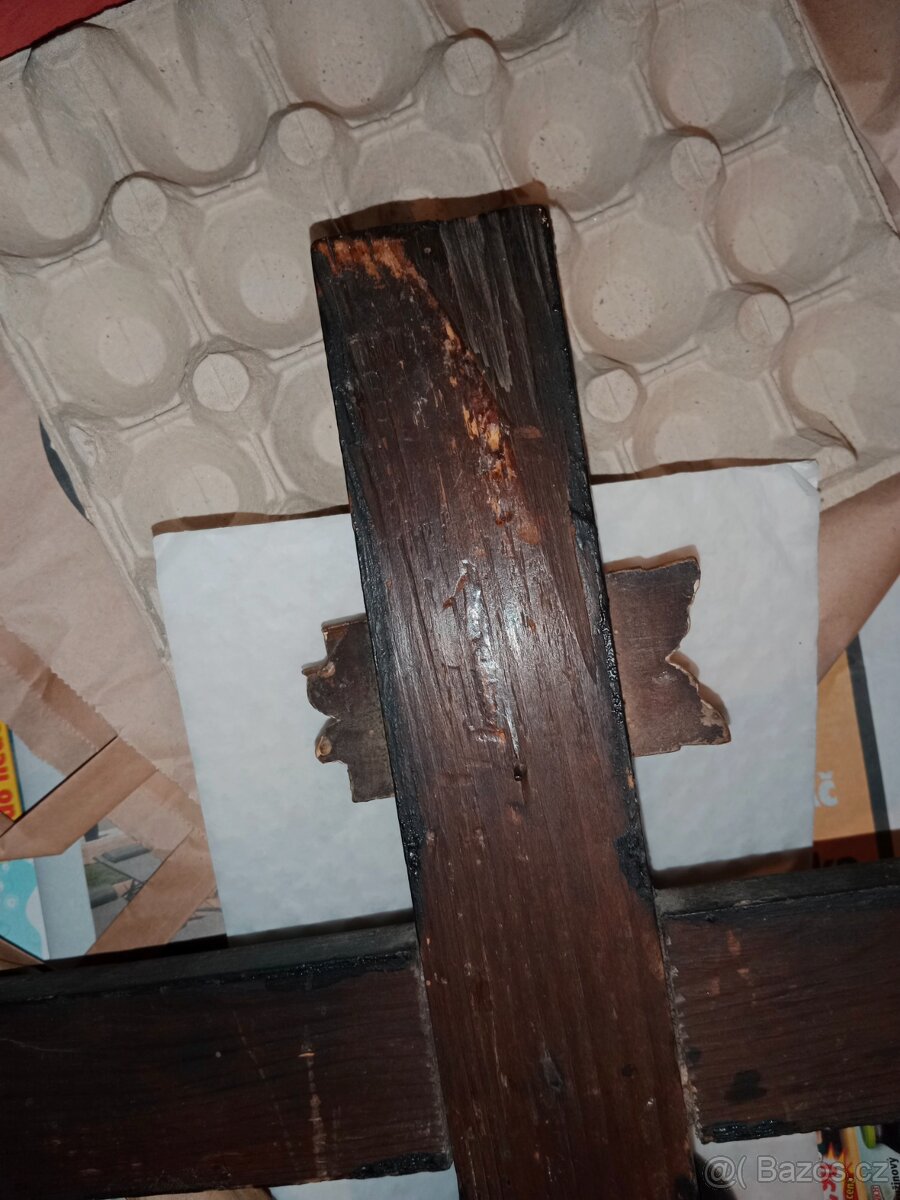 Pěkný hodně starý dřevěný Ježíš na kříži - 19