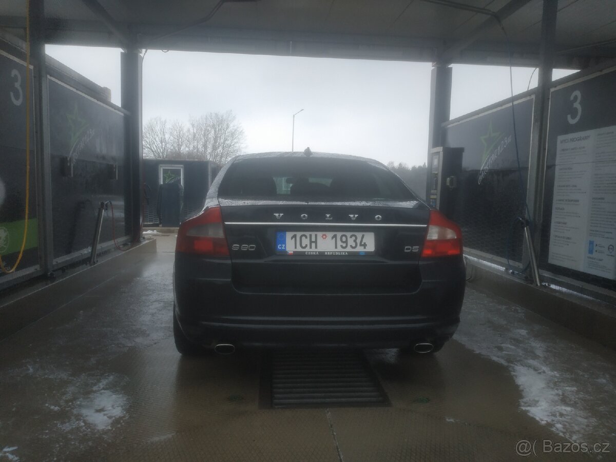 Prodám Volvo S80 D5 151 KW 2010 manuál - 19