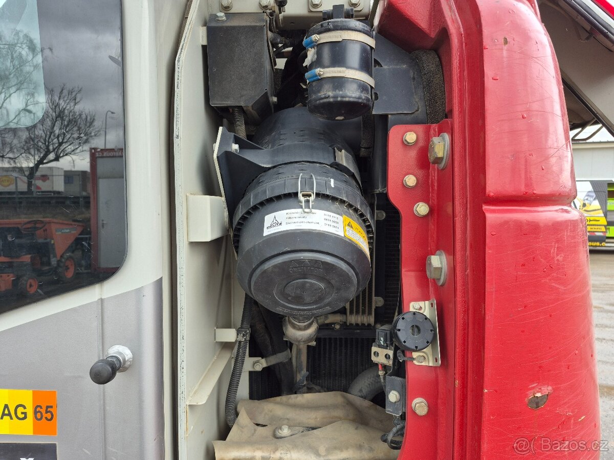 Pásové rypadlo Takeuchi TB2150 - 19