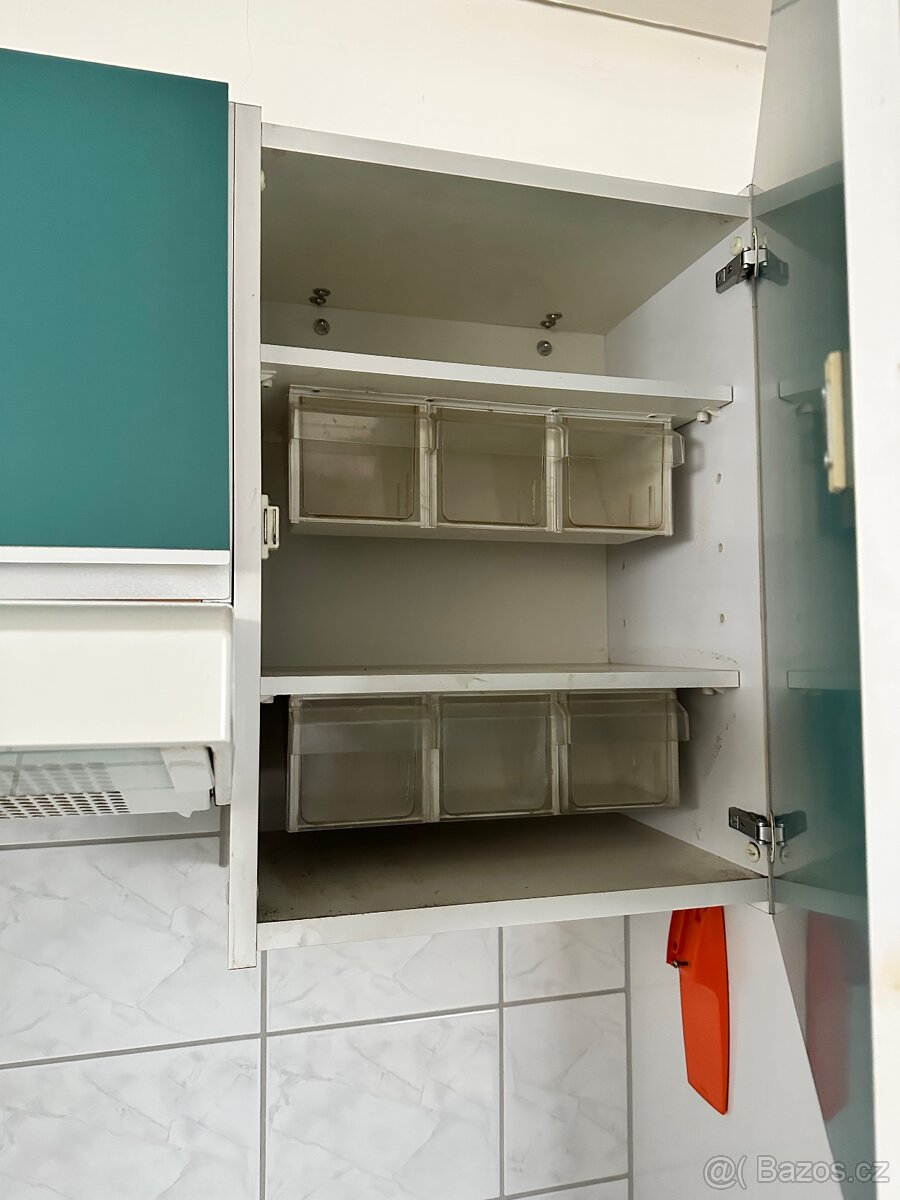 Retro zelená kuchyňská linka - 19