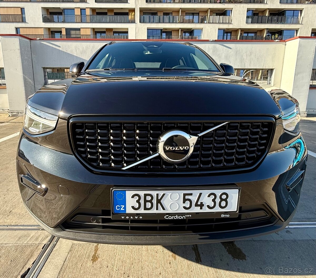 Volvo XC40 PLUS DARK, B4 FWD, 145 kW 2026 - 19