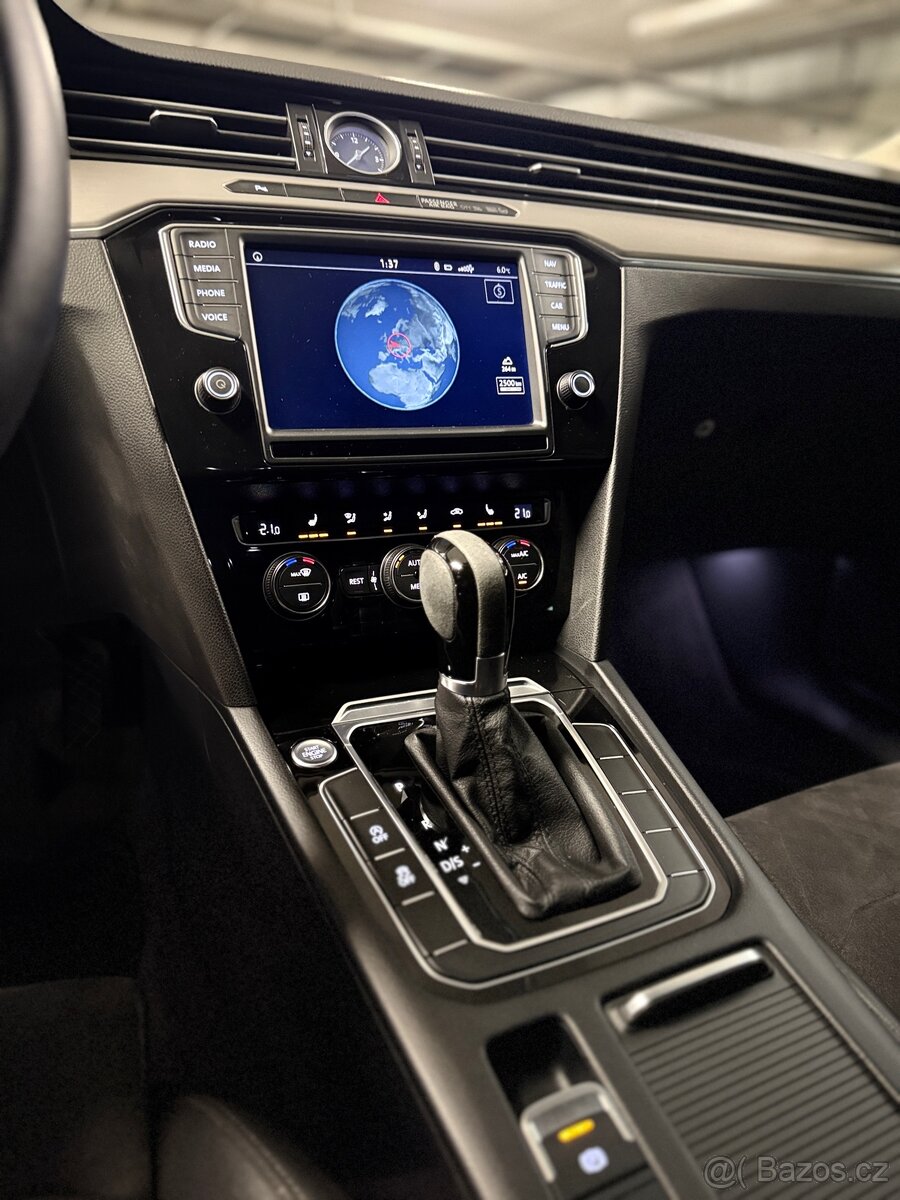 Volkswagen Passat B8 Highline DSG 2.0 tdi krásný stav - 19
