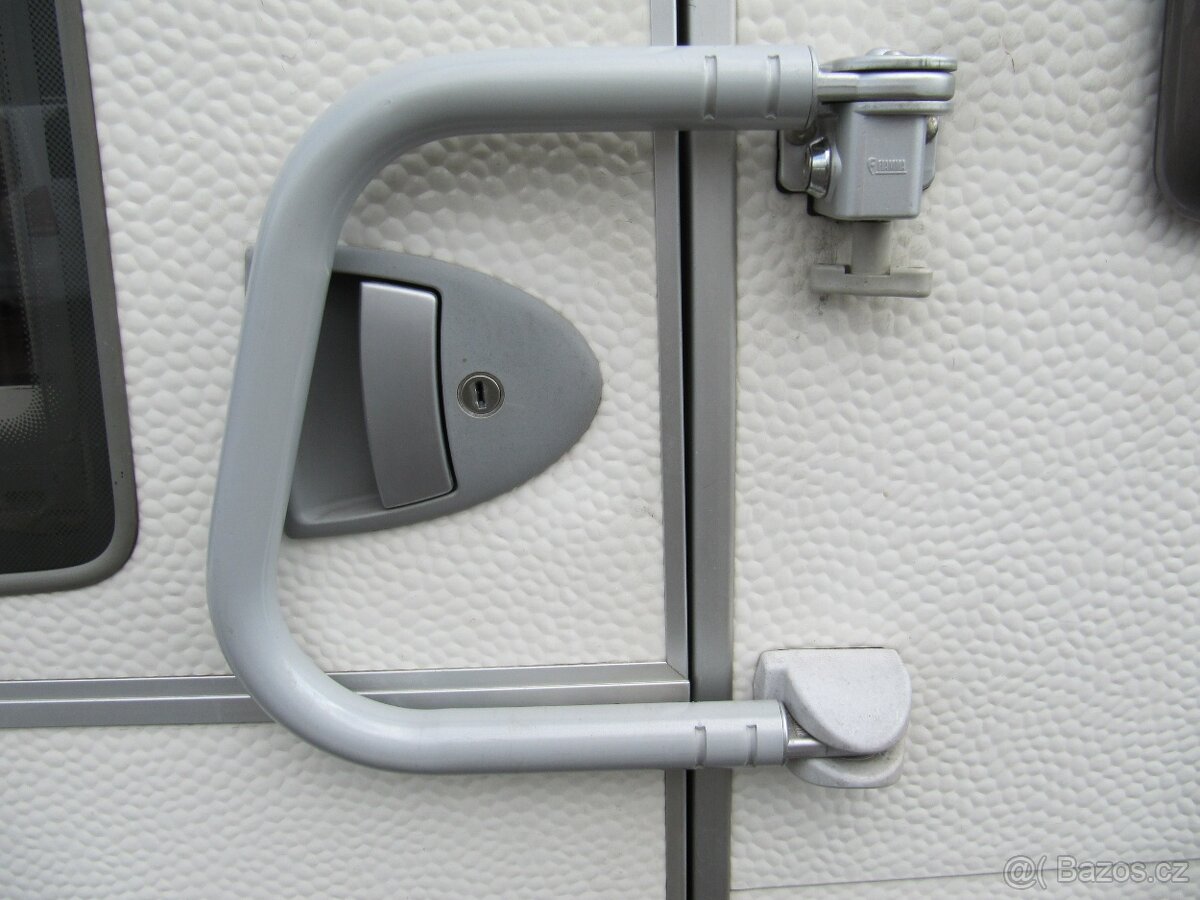 Prodám karavan Hobby 495 UL,r.v.2008 + mover + předstan. - 19