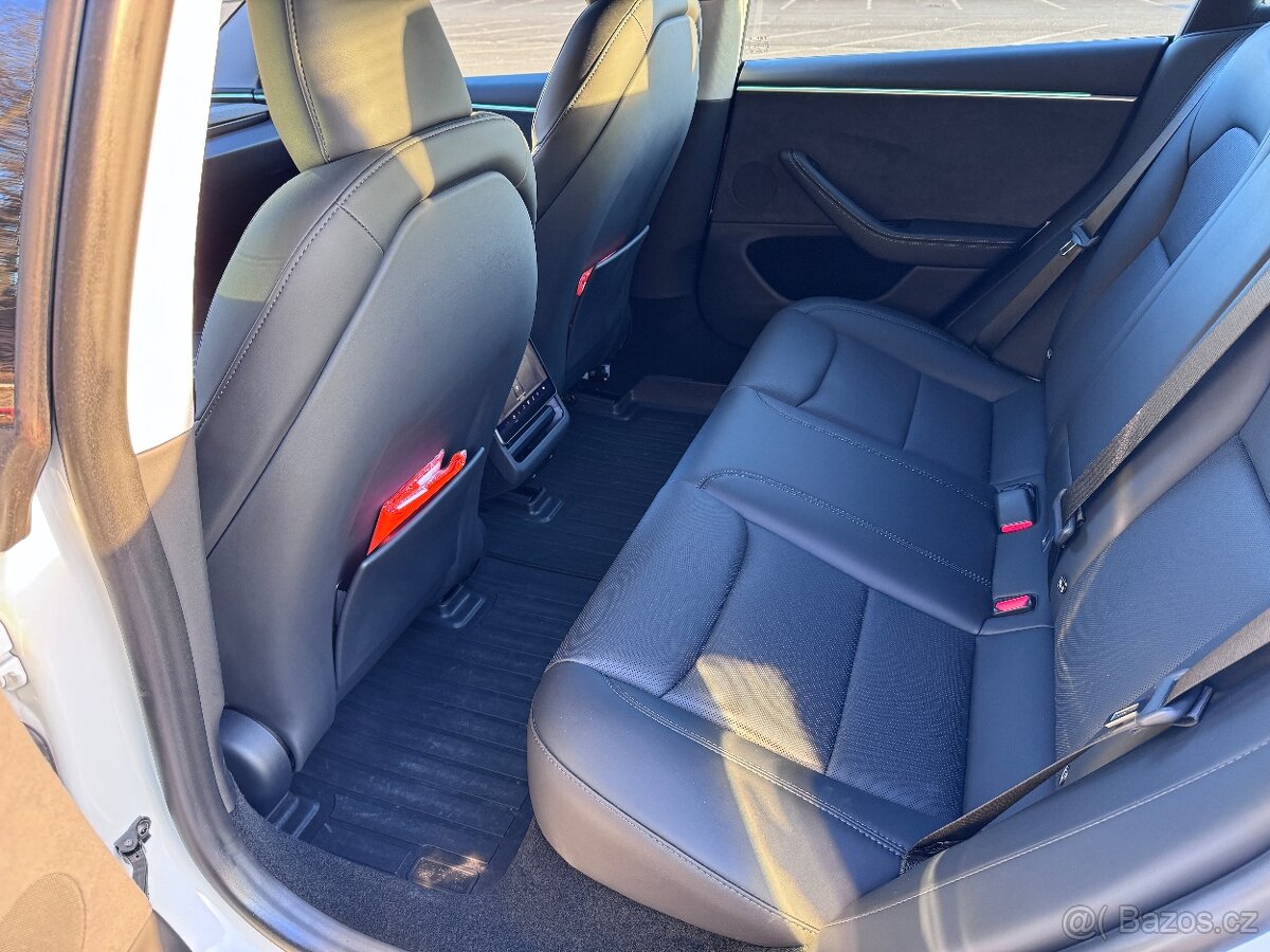 Tesla Model 3 Long Range AWD - 19