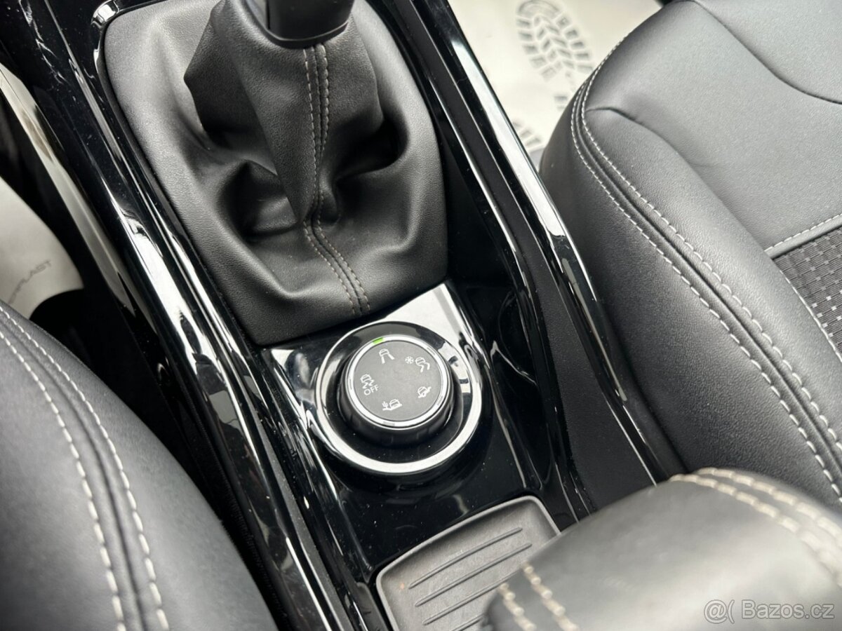 Prodáváme Peugeot 2008 1.2T 81kw Allure - 19
