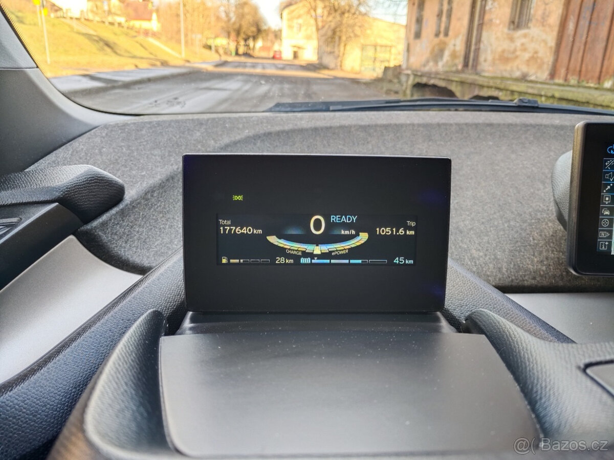 BMW i3 REX - s Range Extenderem - 19