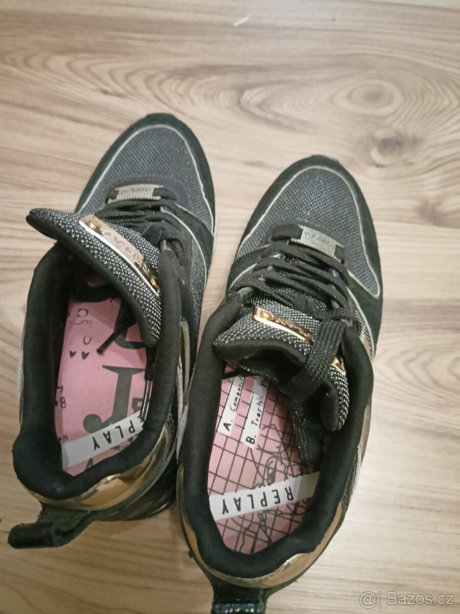 Různé značky a druhy bot - 19