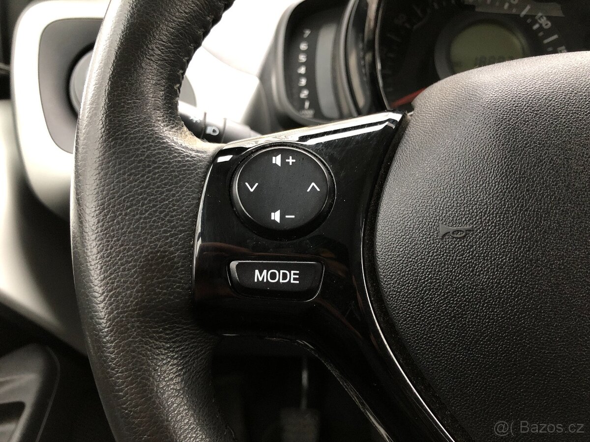 PEUGEOT 107 1.2 VT-I - 19