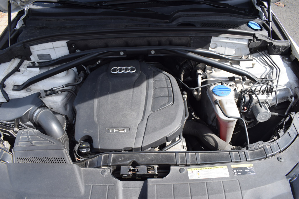 Audi Q5 2.0 TFSI S-Line Quattro MANUÁL TAŽNÉ Bi-Xenony záruk - 19