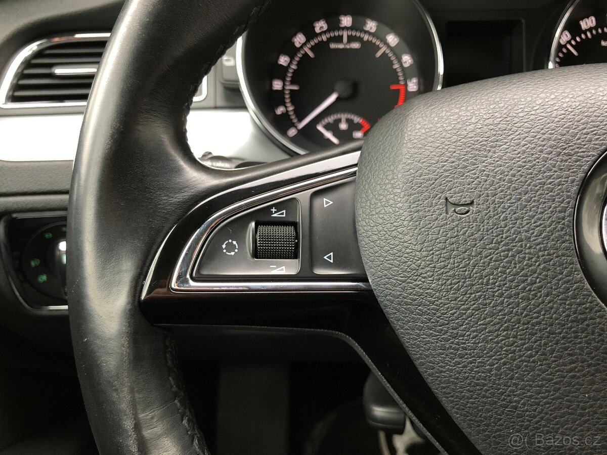 ŠKODA SUPERB COMBI 2.0TDI DSG - 19