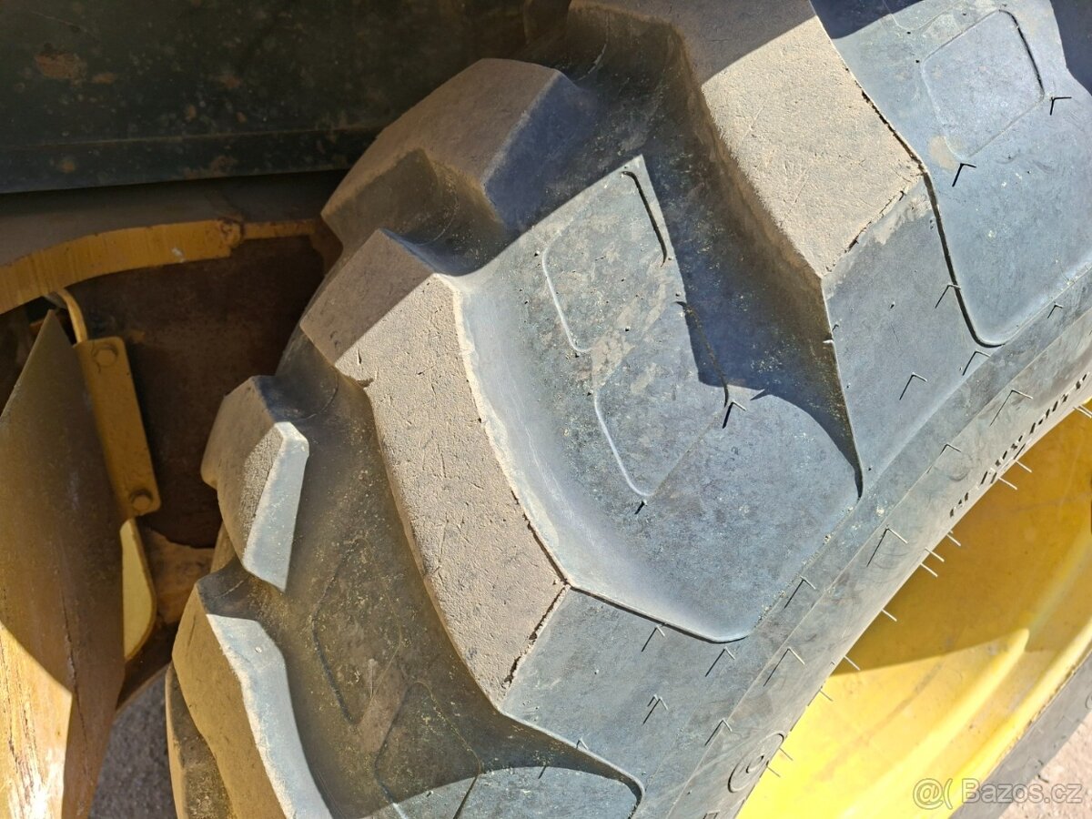 CATERPILLAR 428D 4X4 - 19