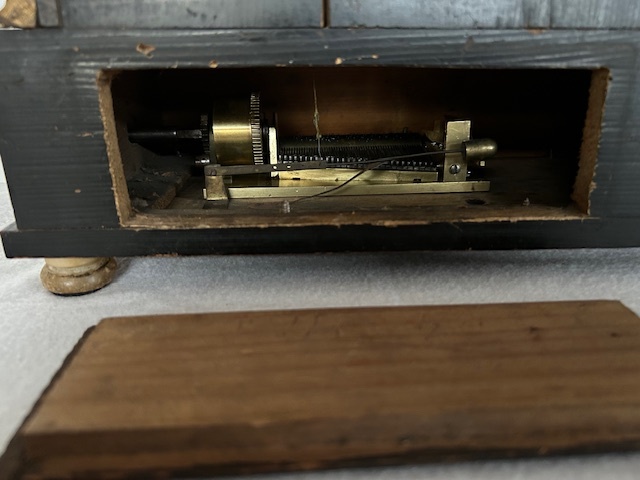 Empírové hodiny - kováři s hracím strojem zajímavý mode - 19