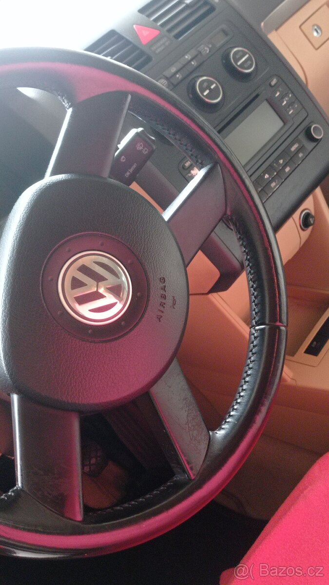 VW Touran 1,6 FSI ,85kw,r.2004 - 19